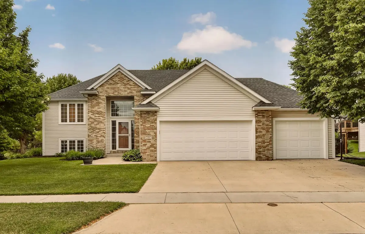 2482 Crimson Ridge Circle Nw, Rochester, MN 55901 - #1