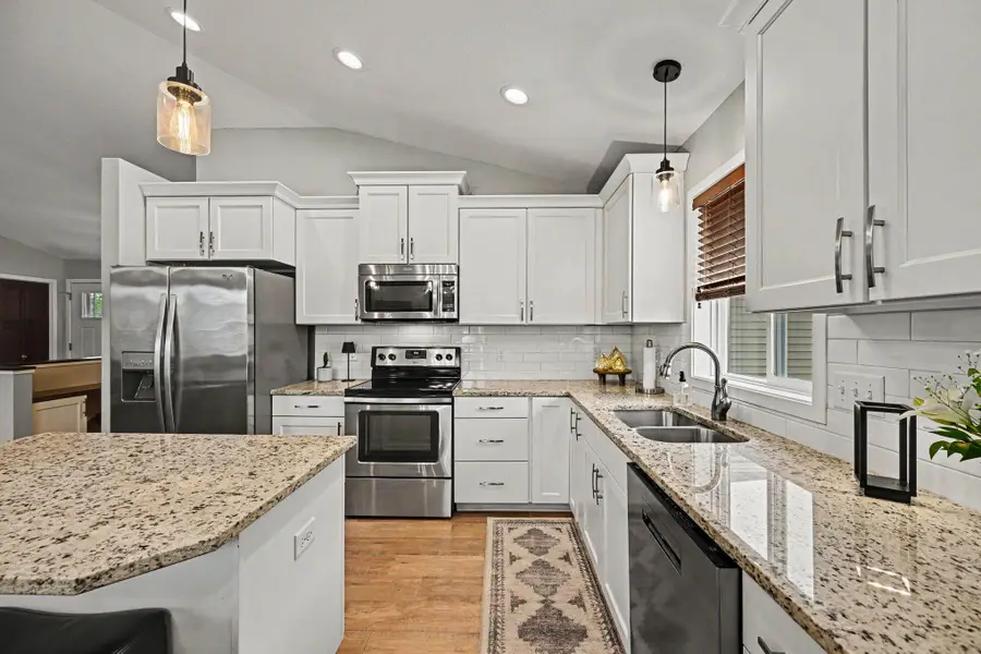 11477 Killarney Drive, Chisago City, MN 55013 - #3