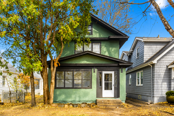 712 Cedar Lake Road S, Minneapolis, MN 55405