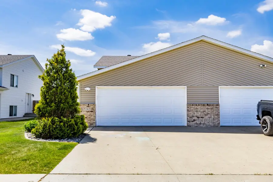 5242 49th Avenue S, Fargo, ND 58104 - #3