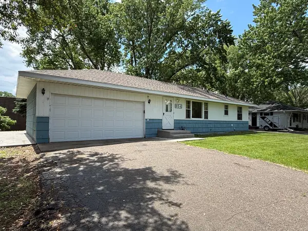 954 109th Avenue Nw, Coon Rapids, MN 55448