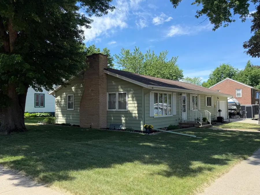 401 W Crawford Street, Luverne, MN 56156 - #3