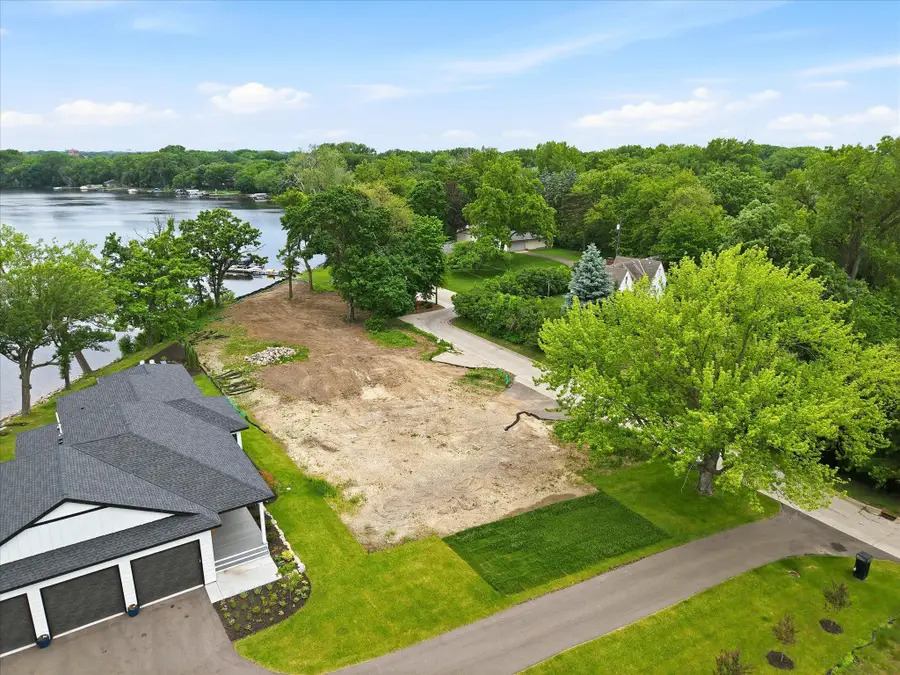 1184 Edgewater Avenue, Saint Paul, MN 55112 - #3