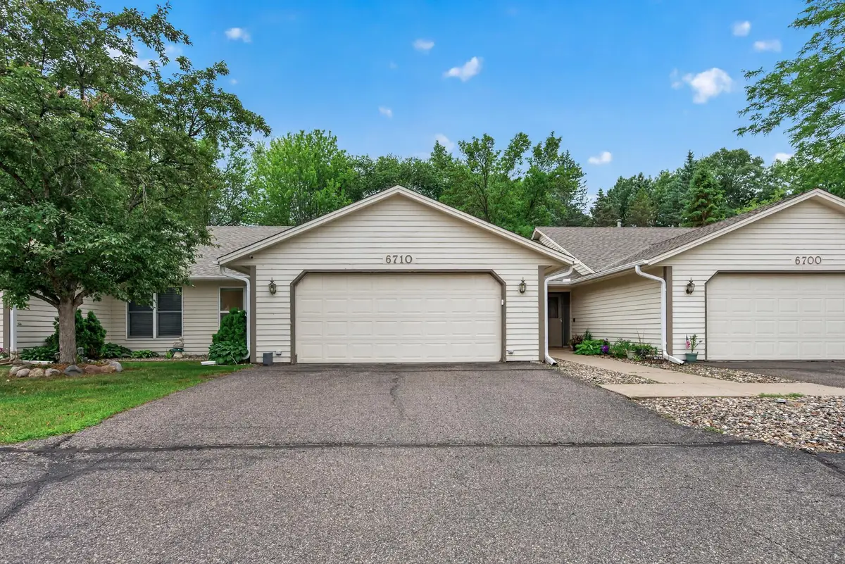 6710 Buckley Circle, Inver Grove Heights, MN 55076 - #1