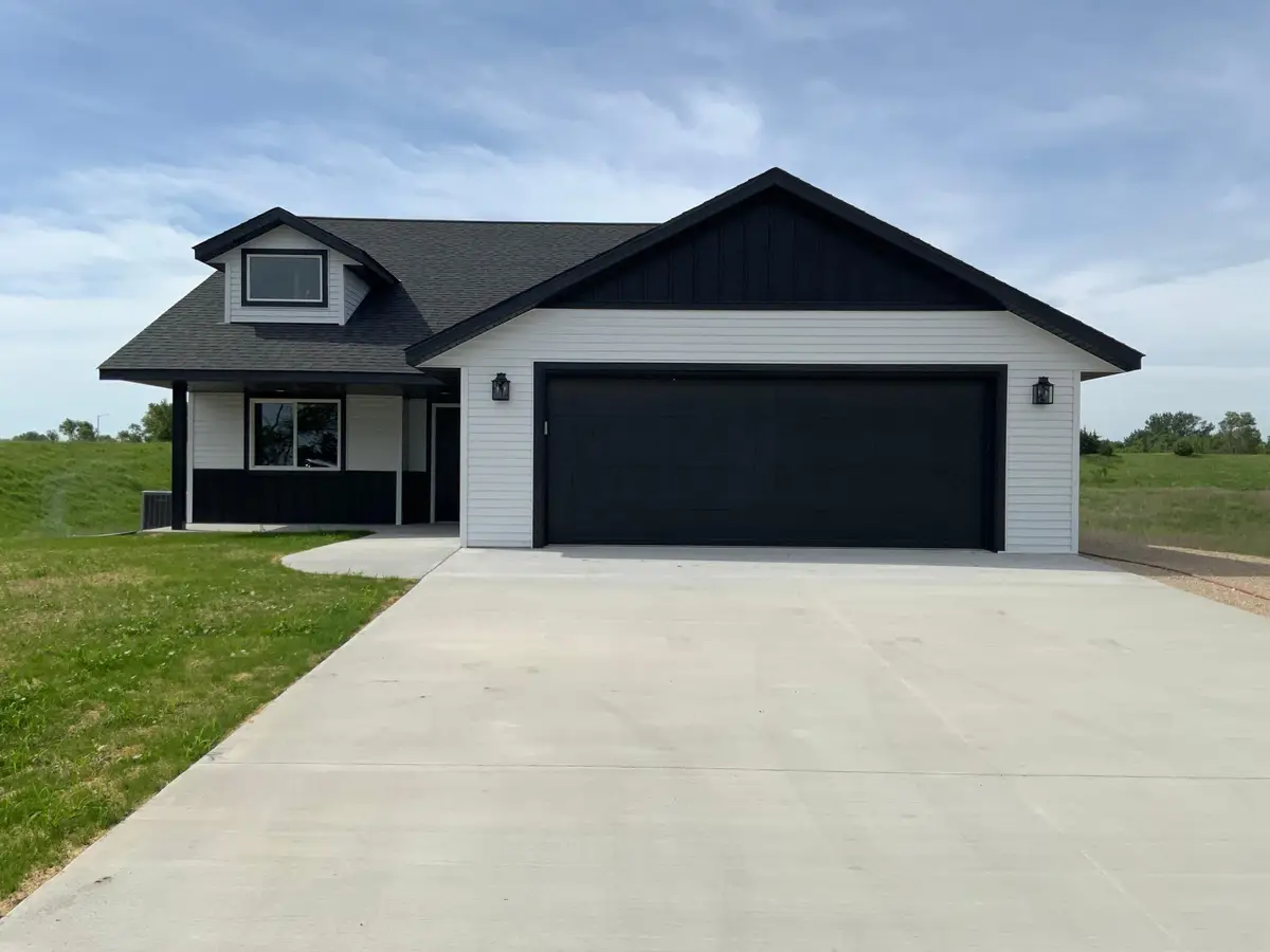 7 Cottonwood Lake Boulevard, Windom, MN 56101 - #1