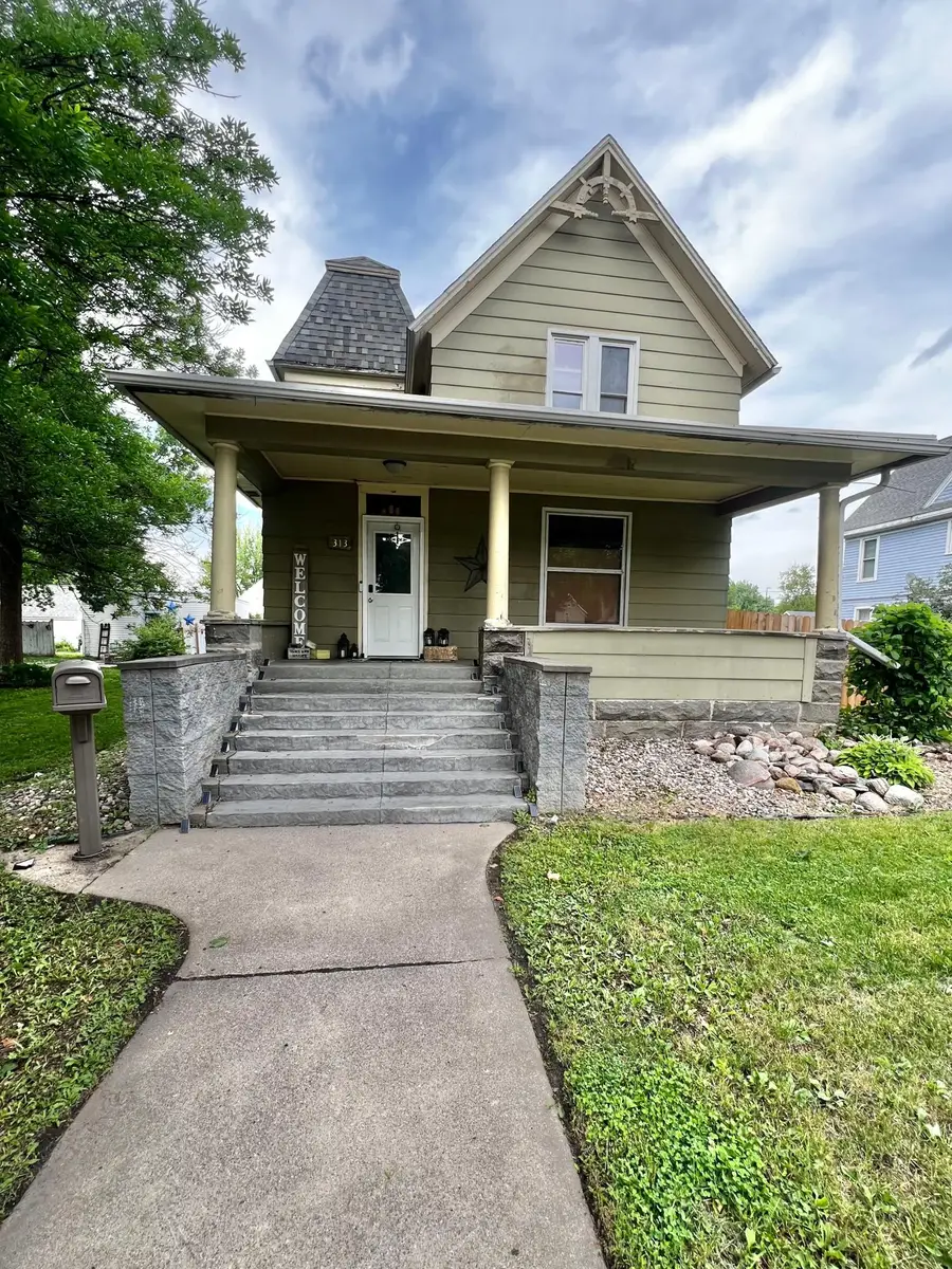 313 E 5th Street, Redwood Falls, MN 56283 - #3