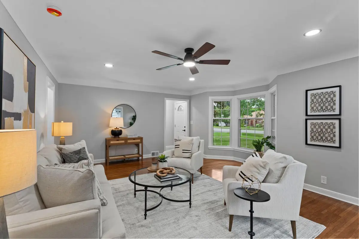 741 Roselawn Avenue E, Maplewood, MN 55117 - #1