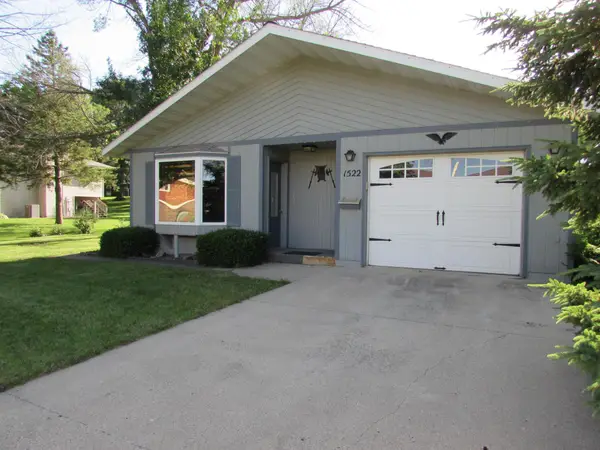 1522 Falcon Drive, Fairmont, MN 56031