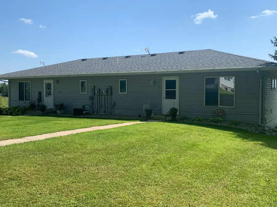850 30th Avenue Nw, Willmar, MN 56201 - #3
