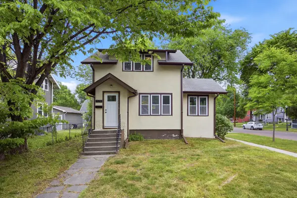 1124 University Drive S, Fargo, ND 58103