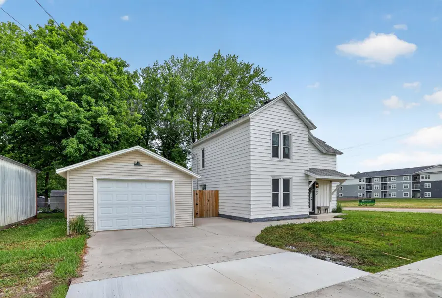 302 1st Street Nw, Dodge Center, MN 55927 - #2