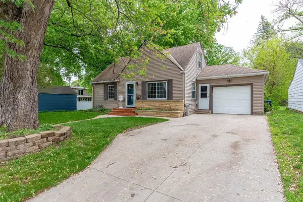 1215 Woodland Avenue, Mankato, MN 56001