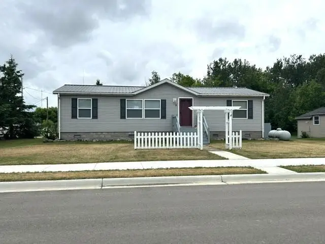 8 6th Avenue Nw, Deer River, MN 56636 - #1