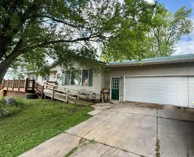 810 Sunrise Boulevard, Redwood Falls, MN 56283 - #3