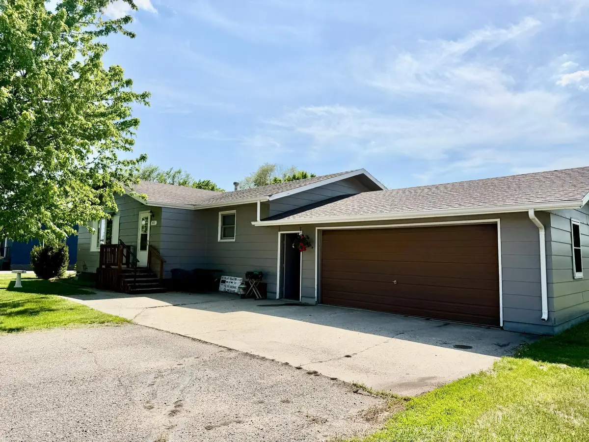 405 S 3rd Street, Oakes, ND 58474 - #1