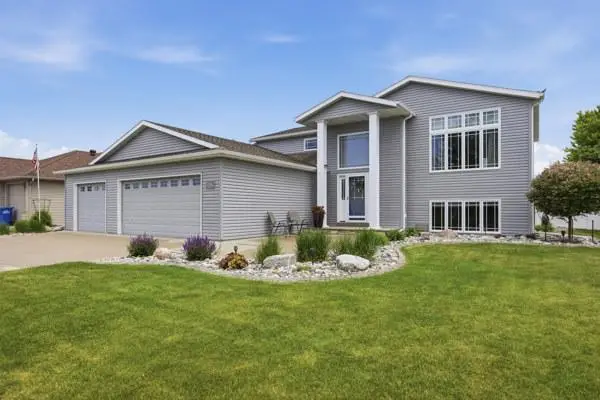 4758 43rd Street S, Fargo, ND 58104