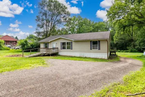 994 Rabbit Road, Saint Peter, MN 56082