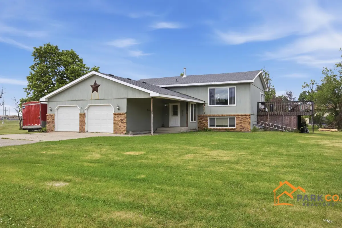 3513 41st Avenue S, Fargo, ND 58104 - #1