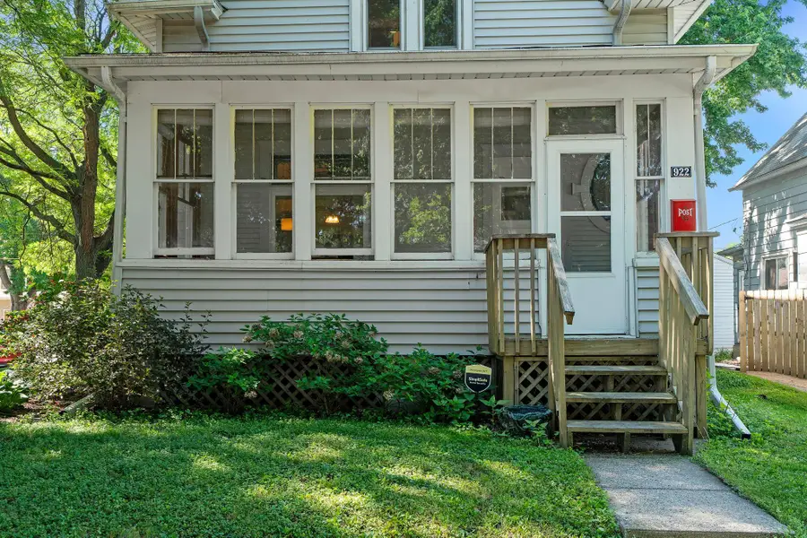 922 Armstrong Avenue, Saint Paul, MN 55102 - #2
