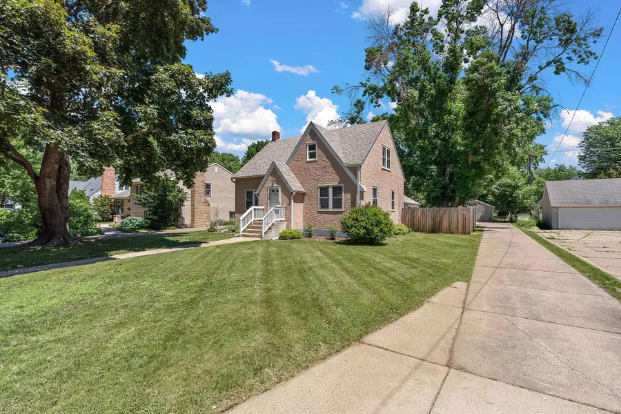 1746 Holton Street, Falcon Heights, MN 55113 - #3
