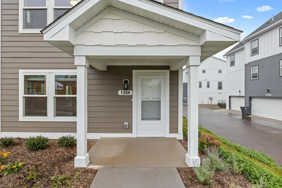 1334 Winthrop Street N, Saint Paul, MN 55119 - #3