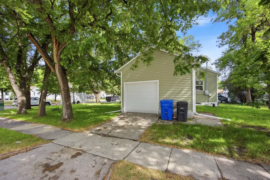 1550 13 1/2 Street S, Fargo, ND 58103 - #3