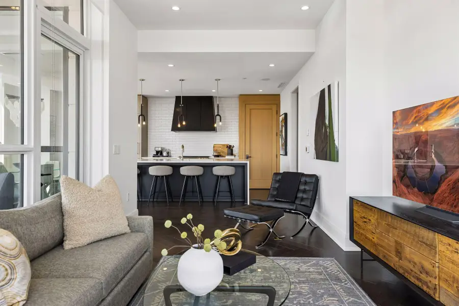 1111 W River Parkway #23D, Minneapolis, MN 55415 - #2