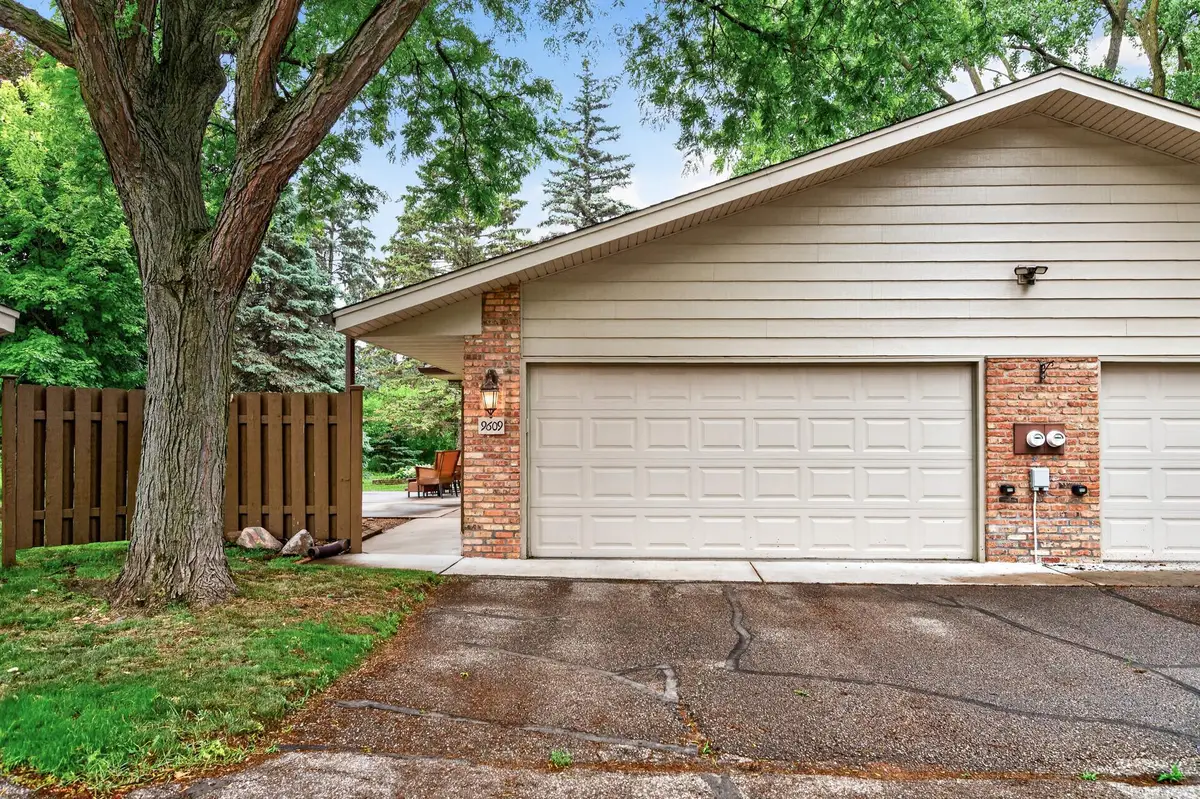 9609 Lonsdale Circle, Minnetonka, MN 55305 - #1