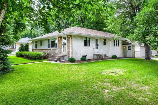558 113th Lane Nw, Coon Rapids, MN 55448