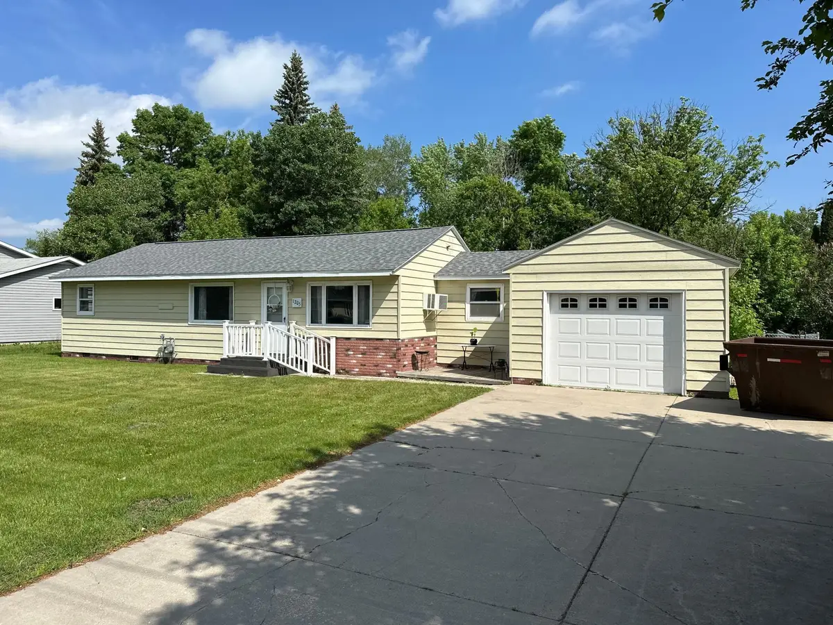 1205 Greenwood Street E, Thief River Falls, MN 56701 - #1