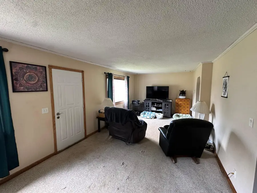 1205 Greenwood Street E, Thief River Falls, MN 56701 - #2