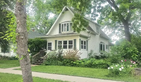 205 E 6th Street, Morris, MN 56267