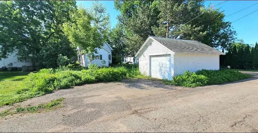 205 E 6th Street, Morris, MN 56267 - #3
