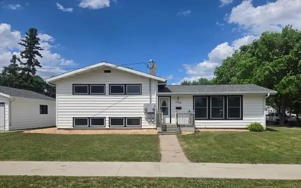 1536 10th Avenue N, Moorhead, MN 56560