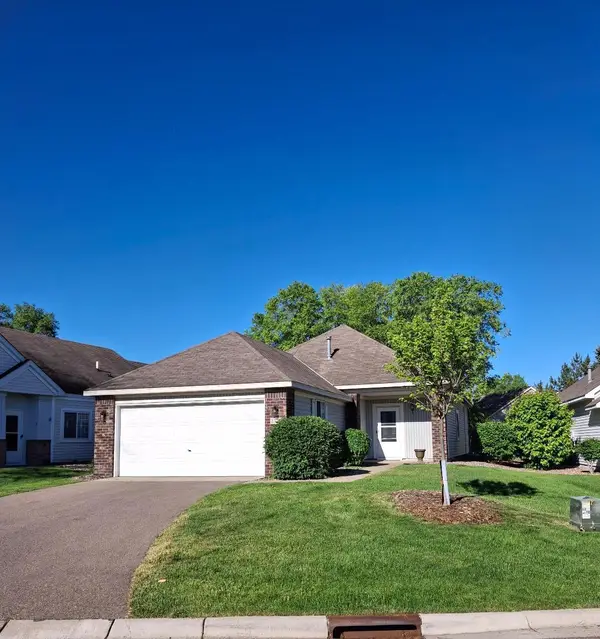 2704 Oak Ridge Trail, Woodbury, MN 55125