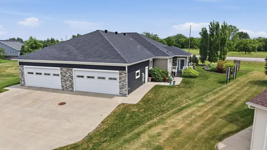 6148 14th Street S, Fargo, ND 58104 - #2