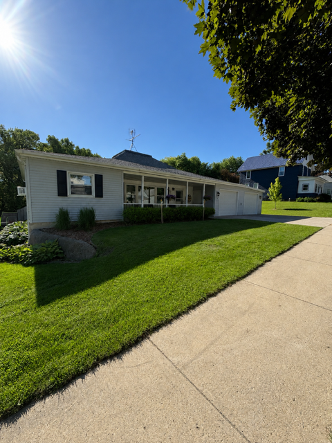 109 S Griffin Street, Lakefield, MN 56150 - #2