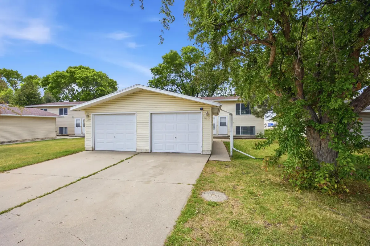 910-912 32nd Street N, Fargo, ND 58102 - #1