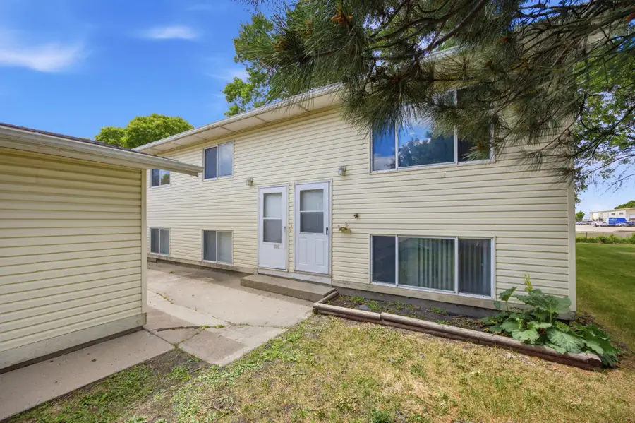 910-912 32nd Street N, Fargo, ND 58102 - #3