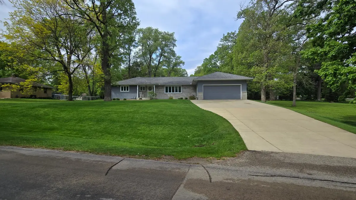 2205 8th Avenue Nw, Austin, MN 55912 - #1