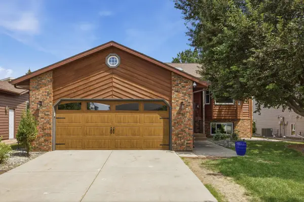 2914 S Bay Drive S, Fargo, ND 58103
