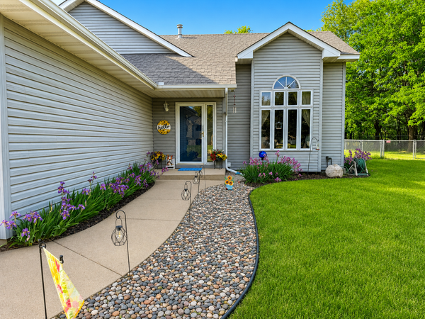 6141 145th Lane Nw, Anoka, MN 55303
