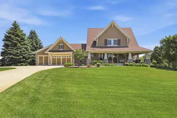 19475 Oak Grove Avenue, Prior Lake, MN 55372