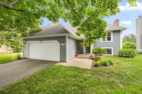 1207 Silverwood Road, Woodbury, MN 55125