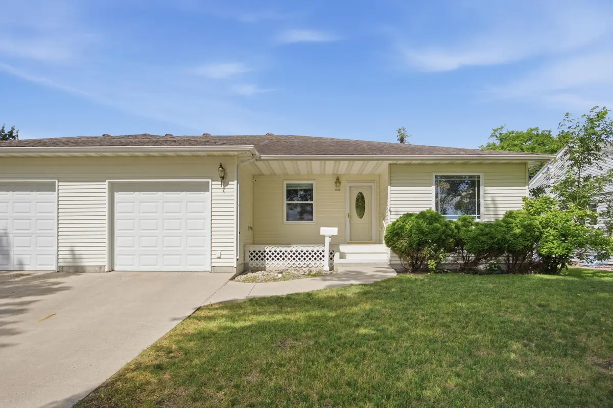 1026 Oak Street N, Fargo, ND 58102 - #1