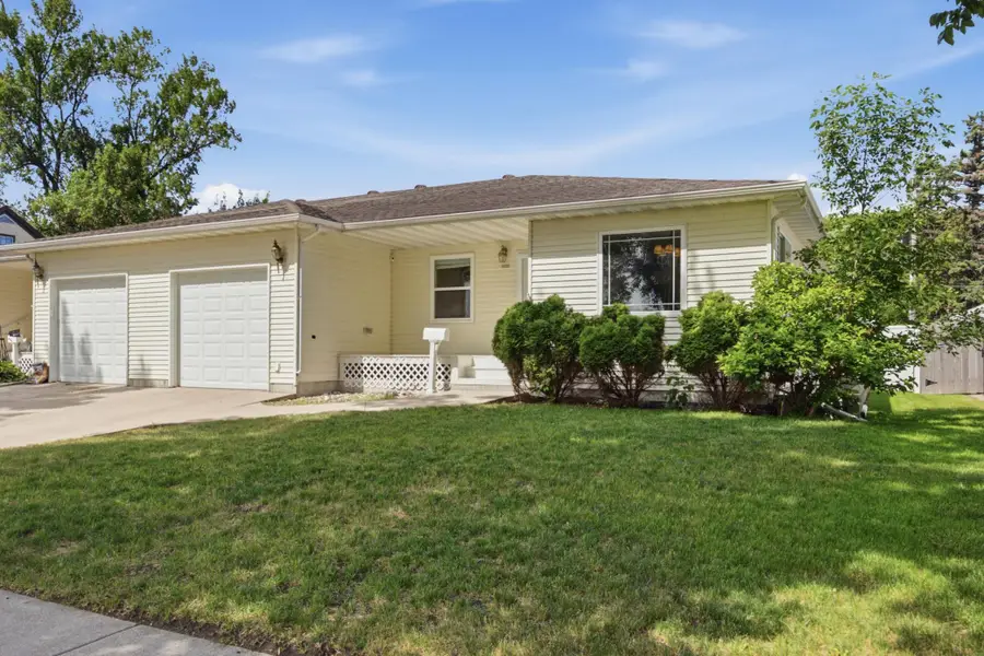 1026 Oak Street N, Fargo, ND 58102 - #2