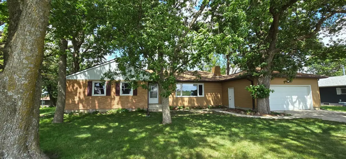 1713 S Shore Drive, Albert Lea, MN 56007 - #1