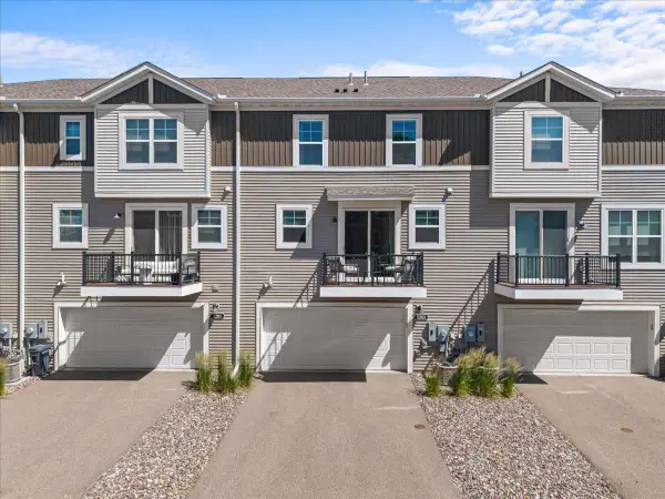 2283 Polar Way, North Saint Paul, MN 55109