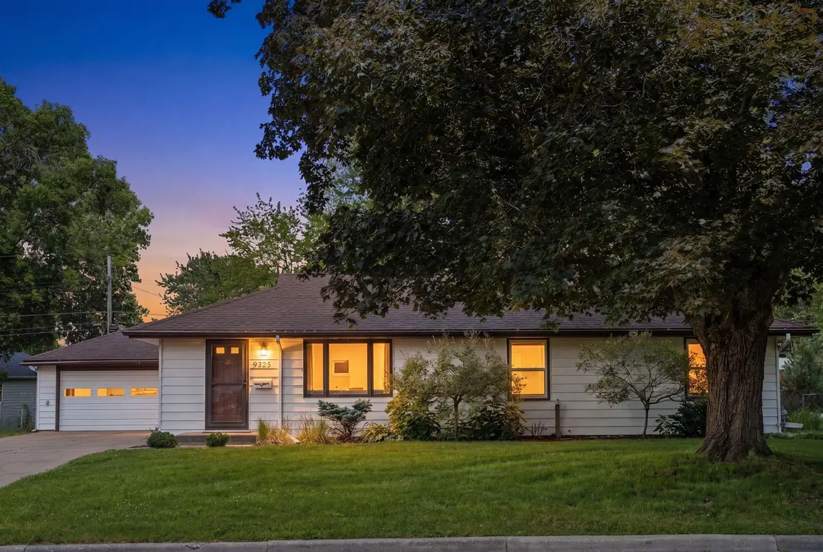 9325 4th Avenue S, Bloomington, MN 55420 - #1