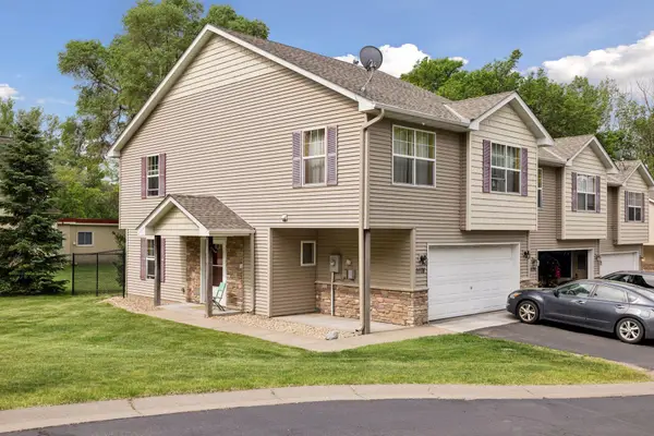 2078 Shryer Court E, North Saint Paul, MN 55109
